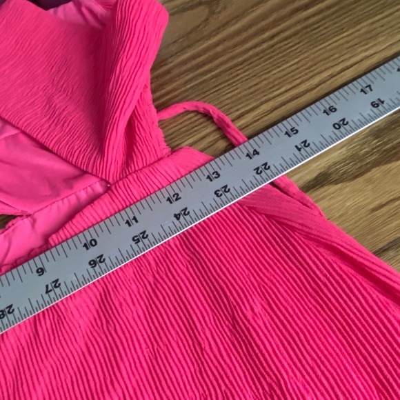 Lovers + Friends Hot Pink Crinkle Halter Cutout Ring Midi Dress Size S - Picture 8 of 11